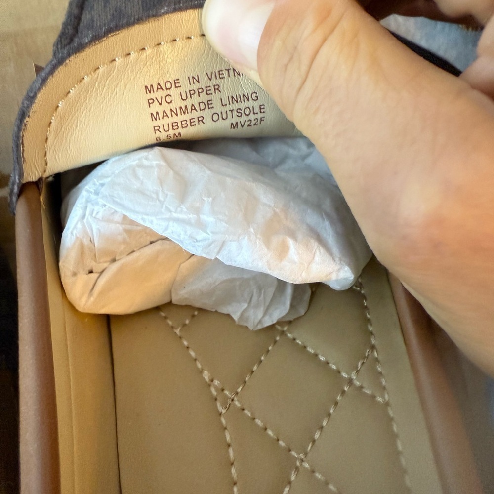 New Michael Kors Brown Juliette Logo Bow Loafers - Picture 7 of 7